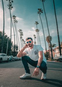 Influencer man hurk